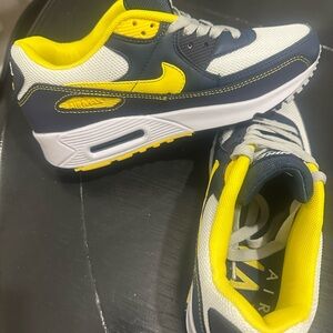 Navy and yellow Air Max 90
